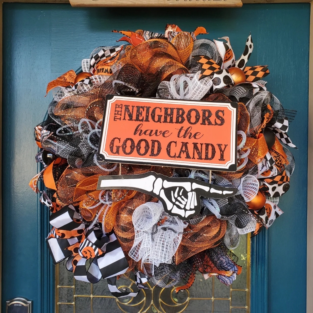 "The Neighbors Have the Good Candy" Halloween Wreath - Picture 2 of 7